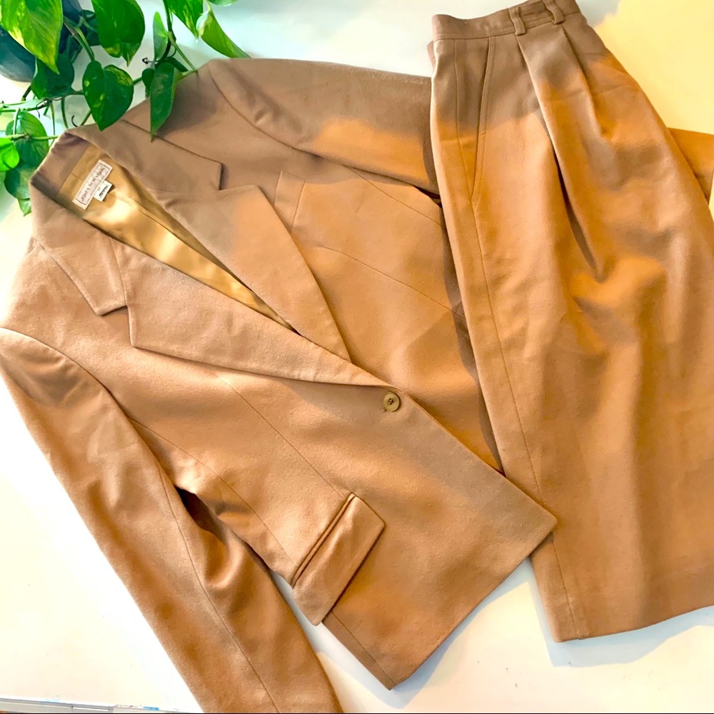 Vintage wool 2 pc Jones New York skirt suit